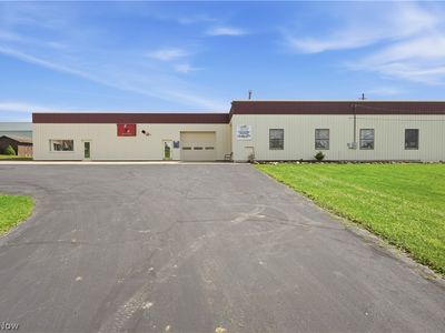 1379 S Chillicothe Rd