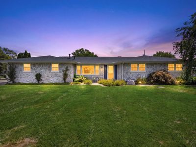 911 Phyllis Dr