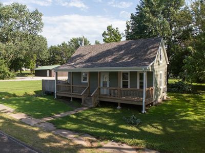 Property at 302 E 1st St, Lincoln, MO