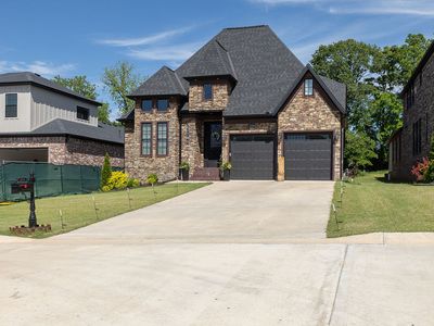 2504 N Crossover Rd