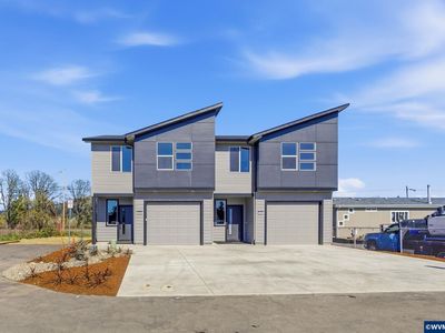 300 & 302 Seven Oaks Ln