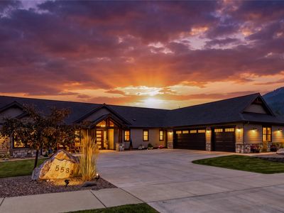 5583 Canyon River Rd