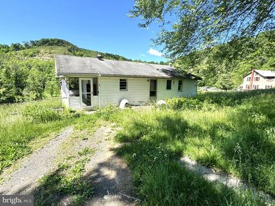 373 Strodes Run Rd