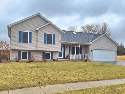 602 Sandra St