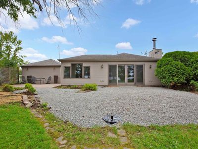 1677 Butte Des Morts Beach Rd