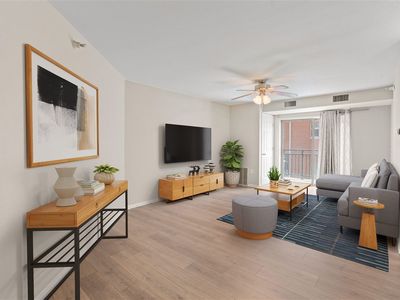 332 S Linn St APT 216