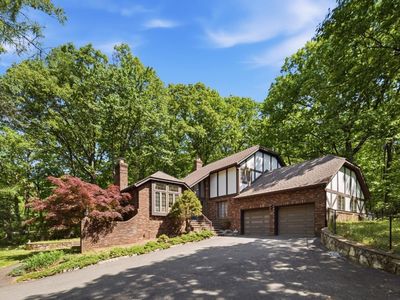 2 Carol Rd