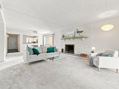 650 E Greenwich Ave APT 5-201