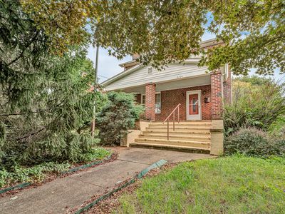 2704 Floraland Dr NW