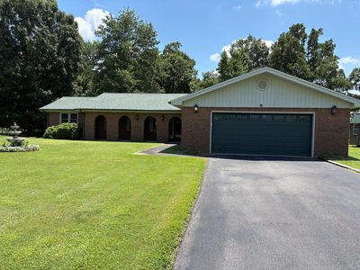 711 Shamrock Dr
