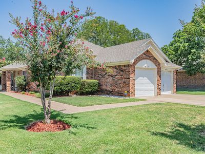 9269 Meandering Dr