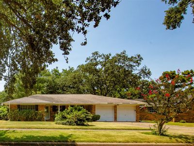 Property at 10714 Ballantine St, Houston, TX