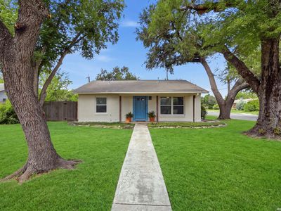 110 EASTLEY DR