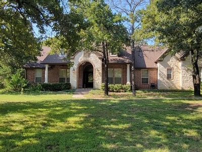 Property at 735 Sleepy Hollow Ln, Valley View, TX