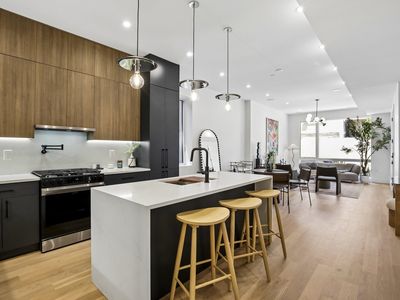 105 Laidlaw Ave #1A