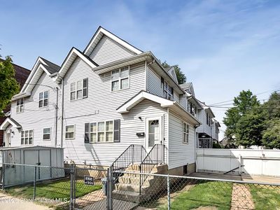 939 Post Ave