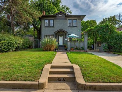 3907 E Douglas Ave