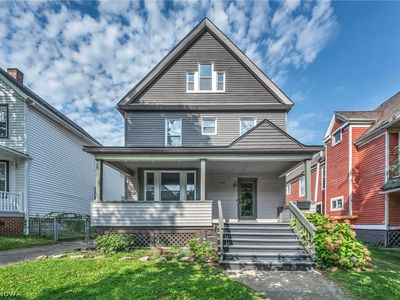 1362 W 61st St