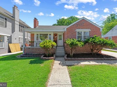10205 Douglas Ave