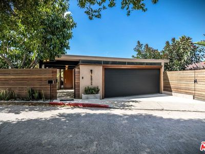 6826 Iris Cir