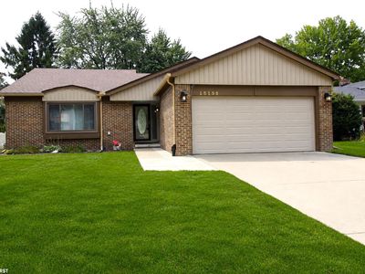 15158 Congress Dr