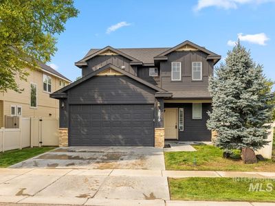 2879 N Ridgebury Ave