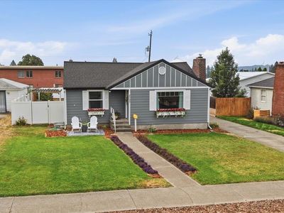2727 W Hoffman Ave