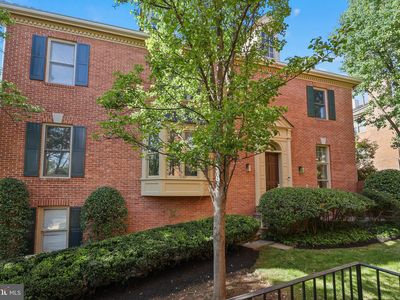 1441 Hampton Hill Cir