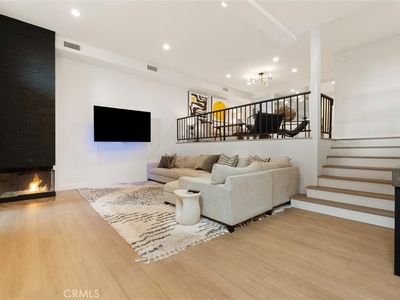 Property at 5305 White Oak Ave Unit E, Encino, CA