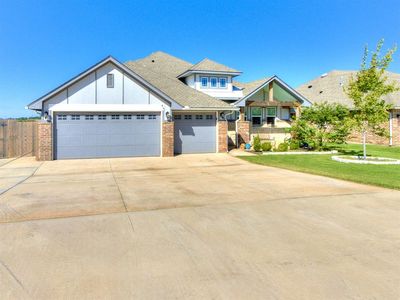 2017 Edgewater Dr