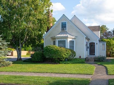 1275 Wyoming Ave