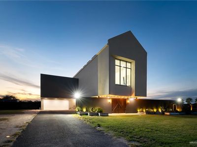 Property at 166 N San Roman Rd, Bayview, TX