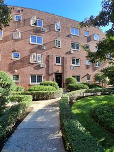 30 Saint Paul St APT 5