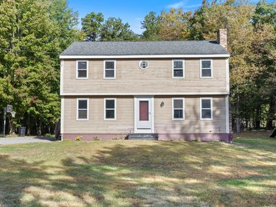 8 Holly Way
