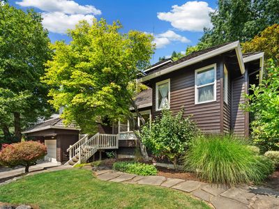 6827 SW Windemere Loop