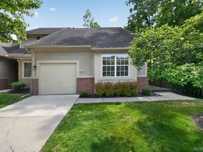 Property at 41785 Independence Dr, Novi, MI