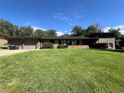 1804 Country Club Dr