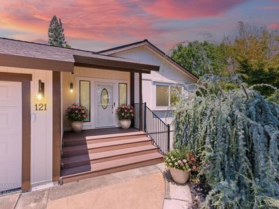121 Prospector Ct
