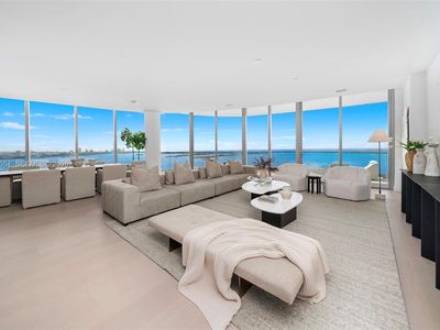 175 SE 25th Rd #Penthouse 4001