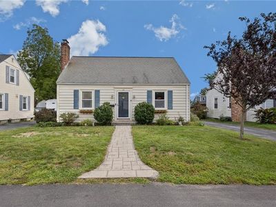 36 Becker Ave E
