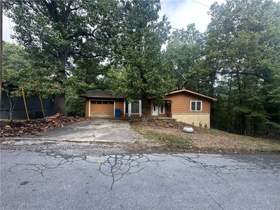 3 Carlton Cir