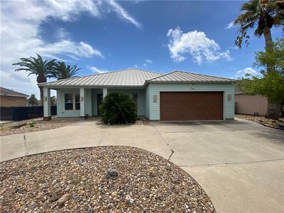 925 Pompano Dr