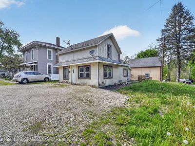 122 & 124 E Mill St