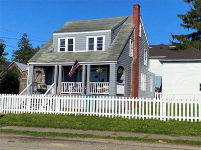 6 Railroad St