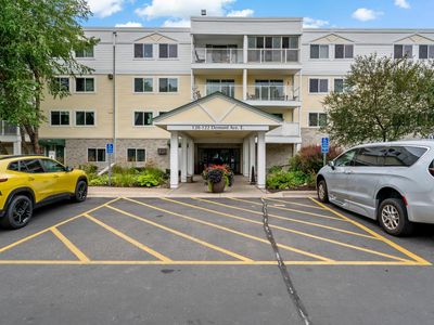 132 Demont Ave E APT 325