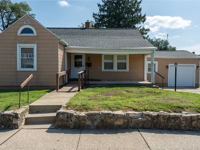 210 N Maple Ave
