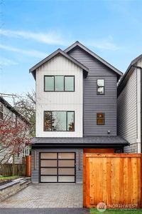 11011 Goodwin Way NE