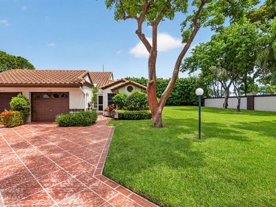 6082 Waldwick Circle