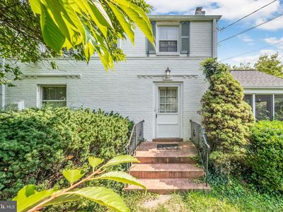 207 Lexington Dr