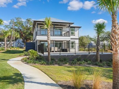 401 & 405 Massalina Dr